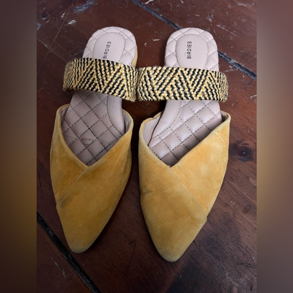 Birdies 6 women’s yellow "The swan" suede woven band slip on flats